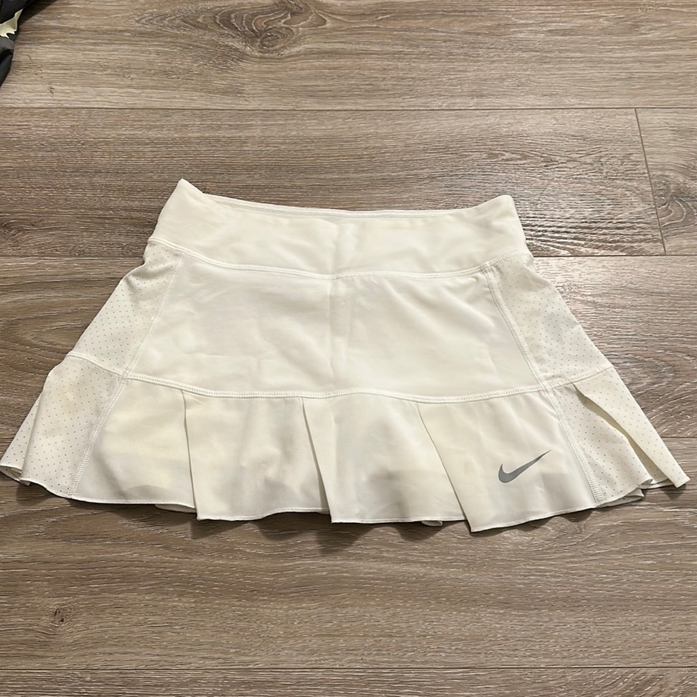 Nike Dri fit white mini tennis skirt
